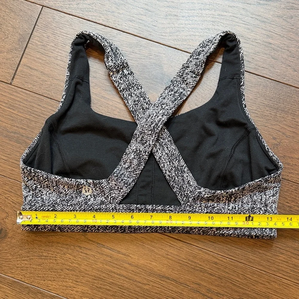Lululemon Athletica Run on Sports Bra Size 8 C7-023